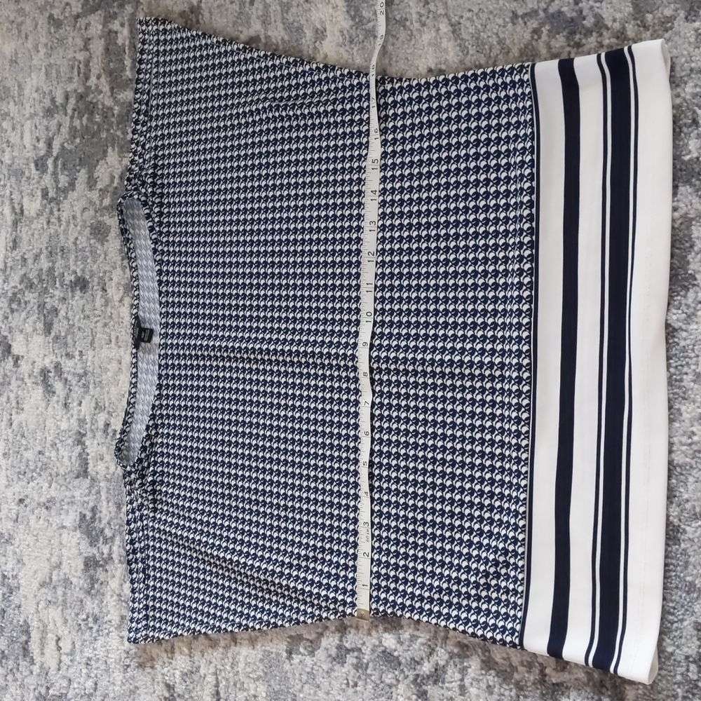 🔥3/$10 SP Ann Taylor Blue and White Top